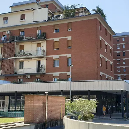 Ombra Del Gigante Suites Μπολόνια