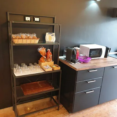 Ombra Del Gigante Suites Πανσιόν *