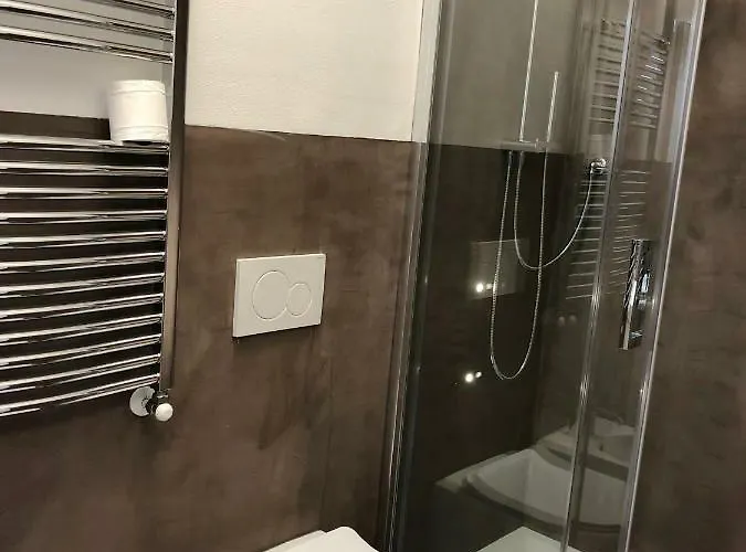 Ombra Del Gigante Suites بولونيا