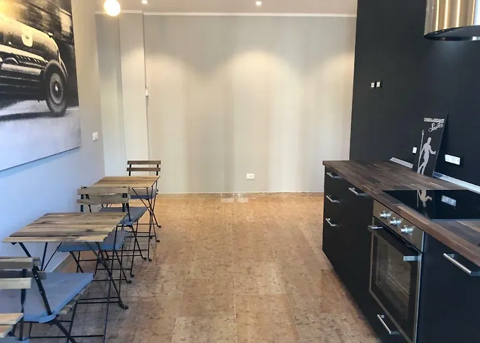 Ombra Del Gigante Suites * بولونيا