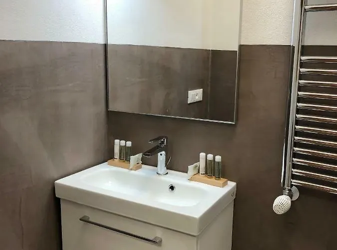 Ombra Del Gigante Suites *